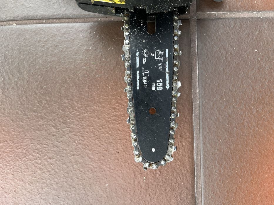 Pilarka Do Gałęzi FERM 12V 2,0 Ah 150 mm