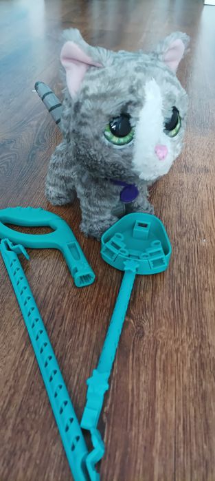 Interaktywny kotek na smyczy Husbro Furreal