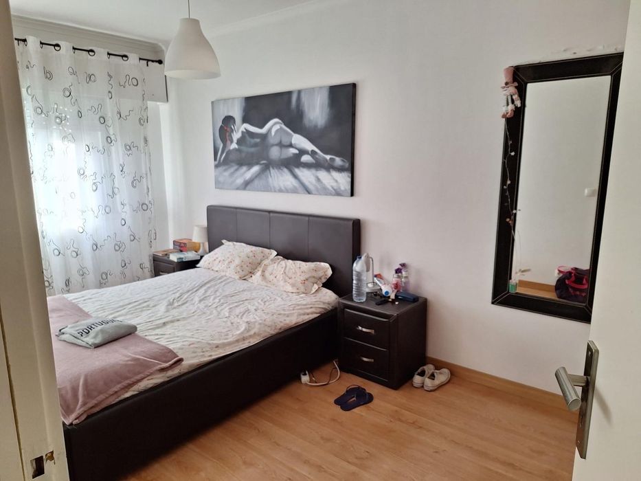 Quarto casal em Alfornelos saída do Metro