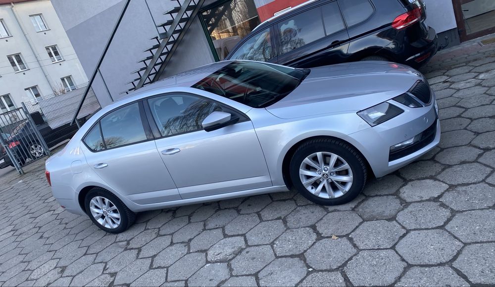 WYNAJEM Skoda Octavia Astra Sharan TouranPassat 7 osobowe WYNAJEM