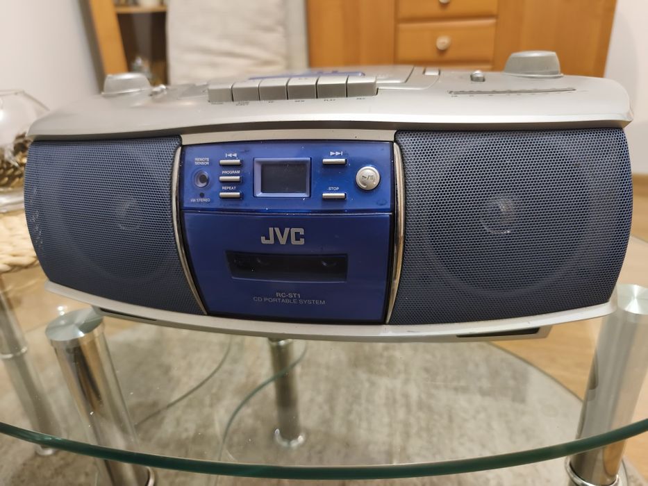 Radiomagnetofon z Cd.JVC