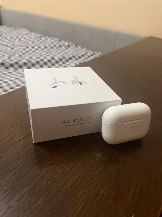 Нові Оригінальні Перевірені Airpods Pro З Жовтим Чехлом У Подарунок