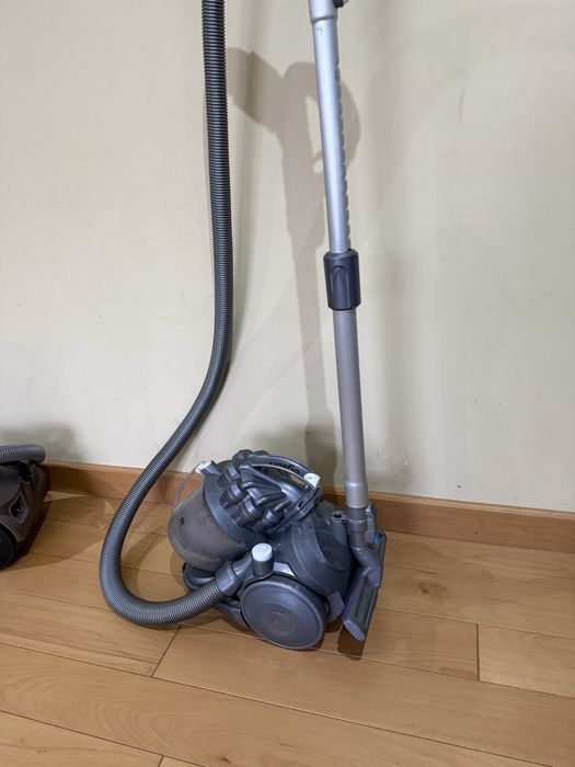Пилосос порохотяг Dyson
