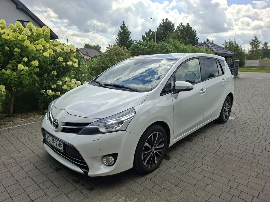 Toyota verso 2015 r