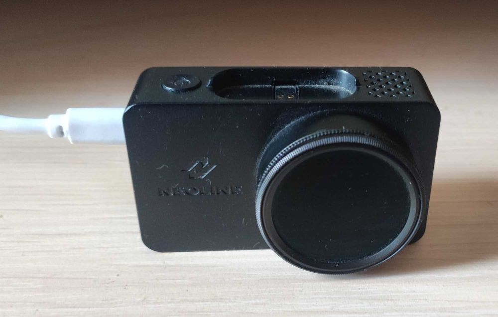 Автомобільний відеореєстратор "Neoline G-Tech X73"