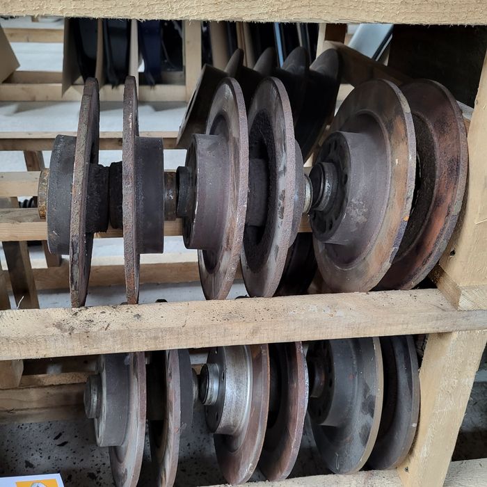 Тормозні диски передні задні Рено Лагуна 3 ступиця підшипник