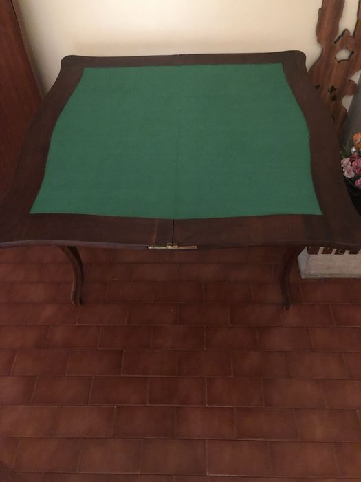 Mesa de jogo restaurada abrir
