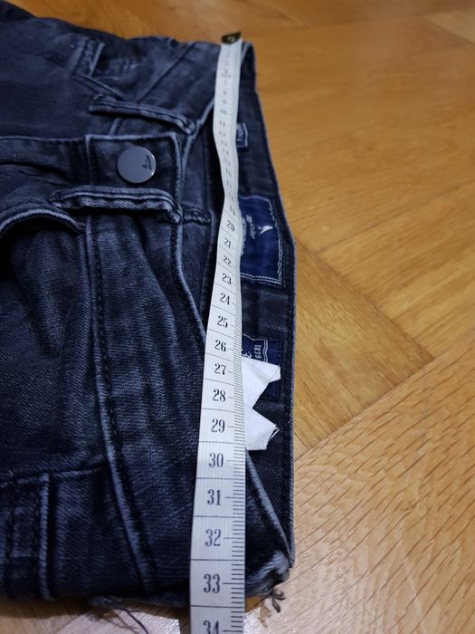 Czarne dżinsy z błyskiem