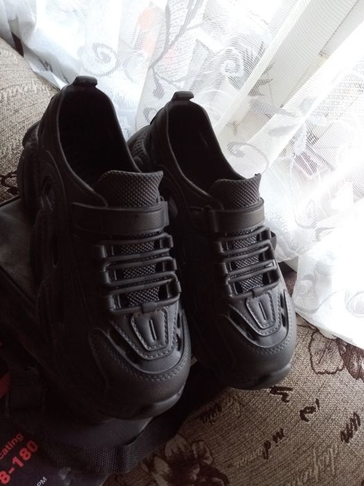 Sprzedam nowe buty damskie roz. 40/41