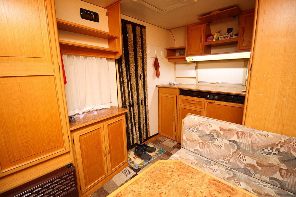 Причіп дача LMC luxus  (будинок на колесах, караван