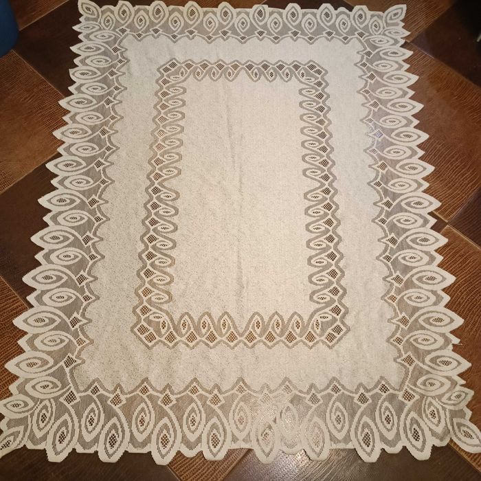 Скатерть  на.  стол