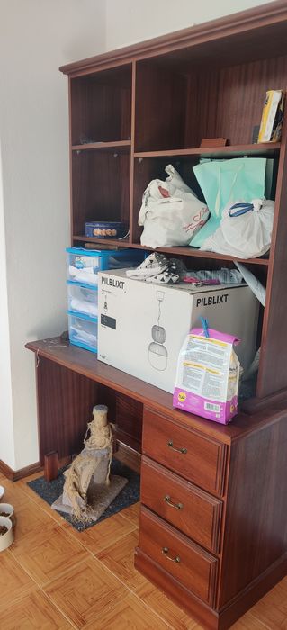 Móvel Antigo de Madeira para quarto