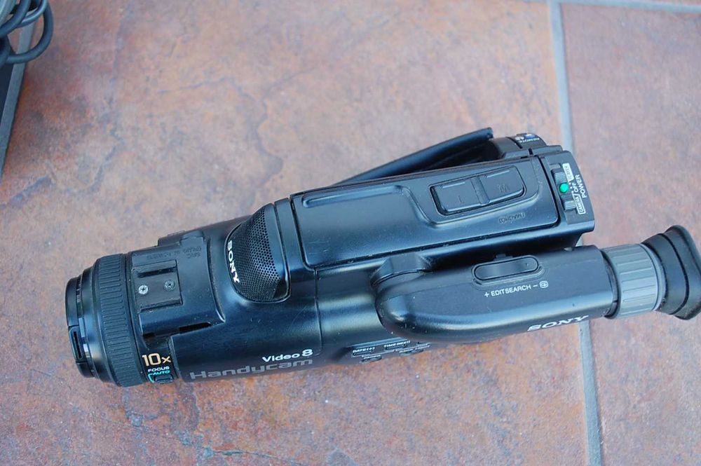 Kamera analogowa Sony handycam Video 8 CCD-FX400E - Na części