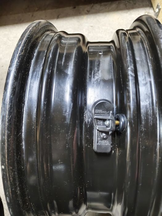 Felgi stalowe 14” 5,5J 4x100 ET47 Hyundai i10 Komplet TMPS 4szt FS69
