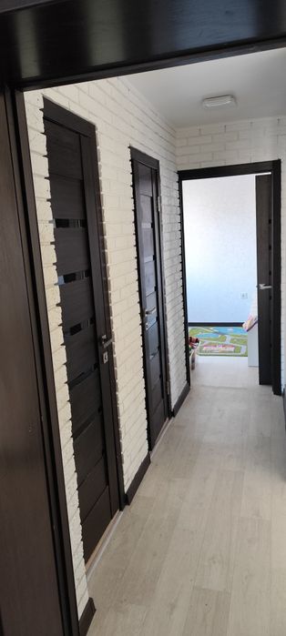 Продам 4-х комнату квартиру на площади победы