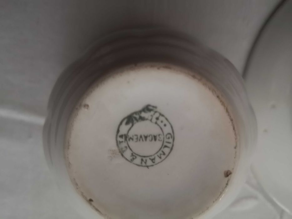 taça e pires muito antigos