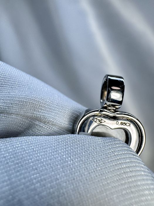 Золота підвіска  з діамантами