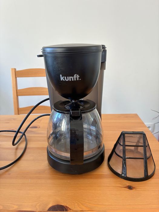 Cafeteira Kunft em bom estado