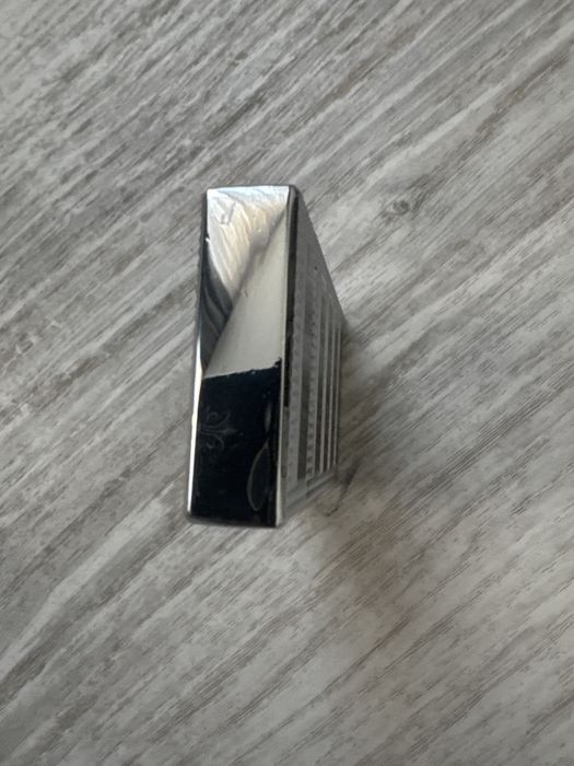 зажигалка с фирменым щелчком