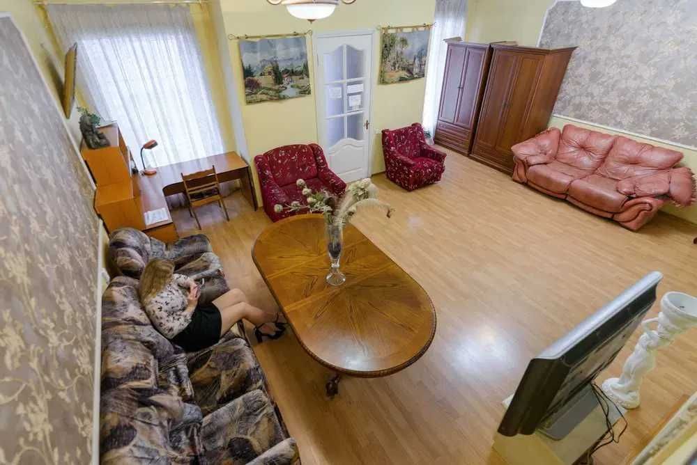 Хостел для Групп / Сотрудников / Студентов / Академгородок Житомирская