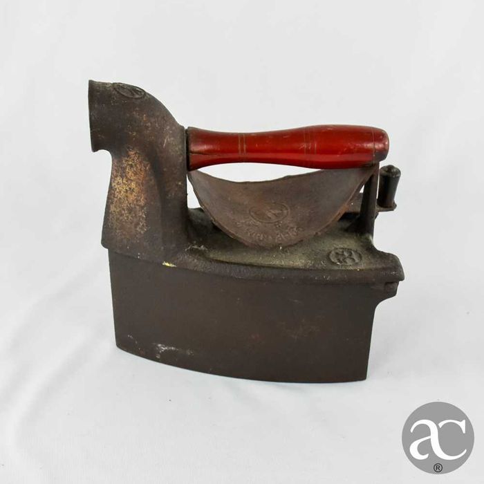 Ferro de engomar a carvão Companhia Industrial de Fundição do Porto