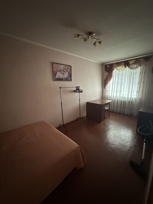 Алмазний 4- та поліклініка 3 окремі кімнати