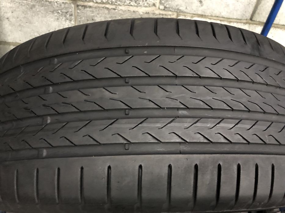 Різноширокі літні шини 235/50 R20 i 255/45 R20 CONTINENTAL