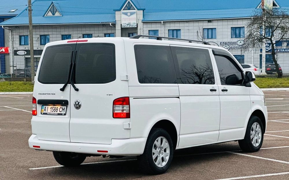 Volkswagen T5, 2.0 дизель, пасажир 9
Надійний та економний автомобіль.