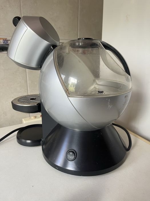 Máquina de Café Dolce Gusto em Excelente Estado + Oferta de Cápsulas