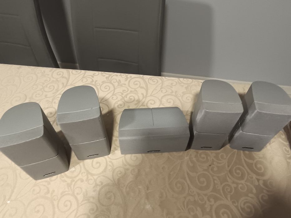 Bose cinco satelites