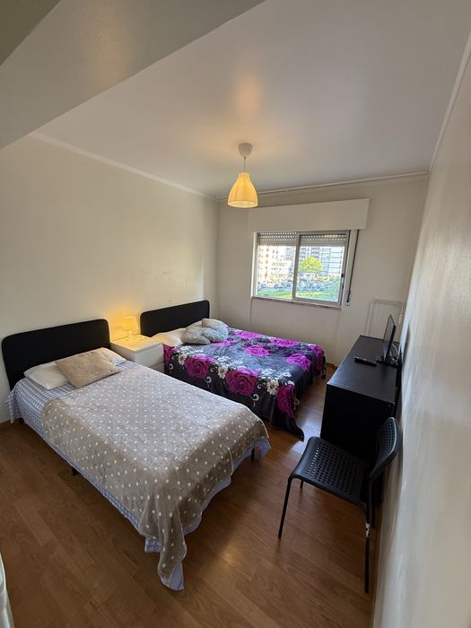 Arrenda-se quarto em Odivelas 5 min da estação