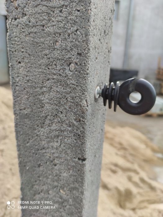 Betonowe słupki do siatki, pastucha elektrycznego. Producent