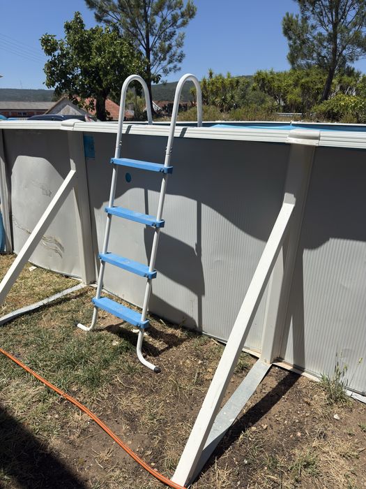 Escadas para piscina
