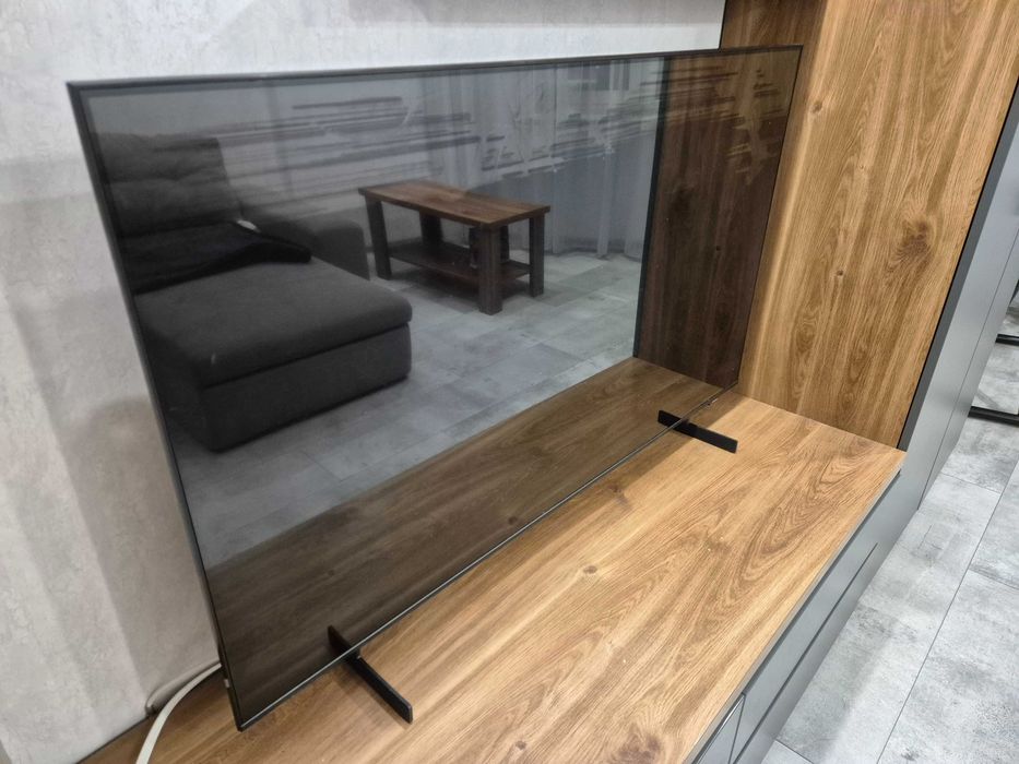 Телевізор Samsung 55CU8000 на запчастини. Розбитий екран