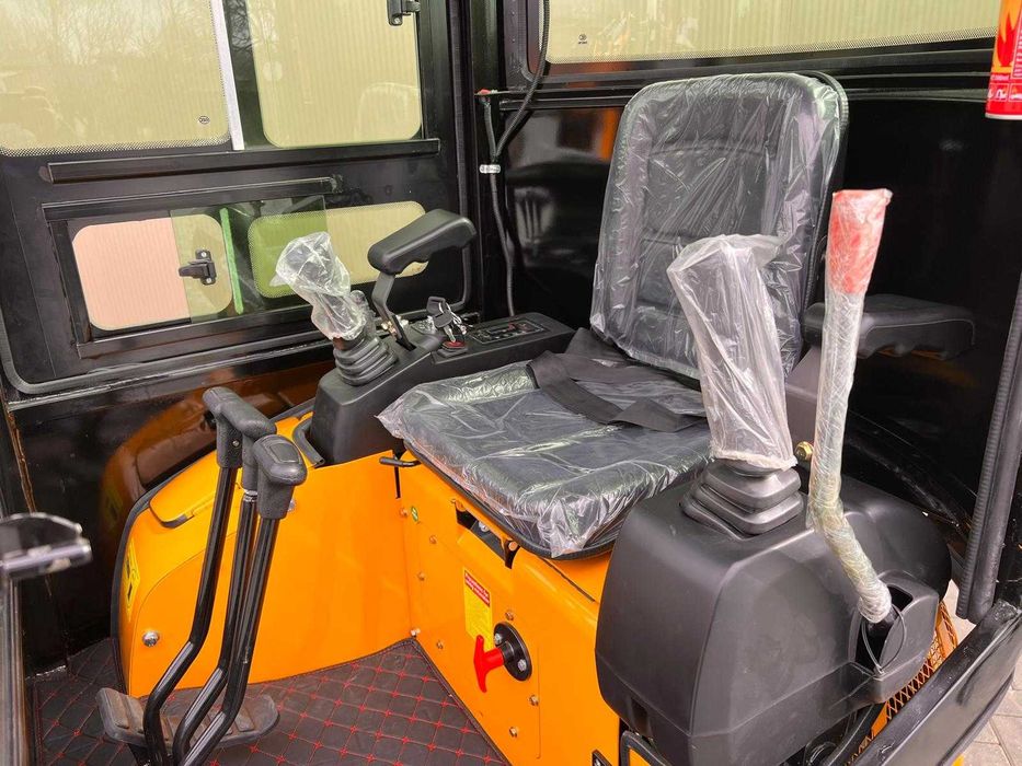 MINI GIRATORIA 1500 KG CABINADA MOTOR KUBOTA HT153KCB