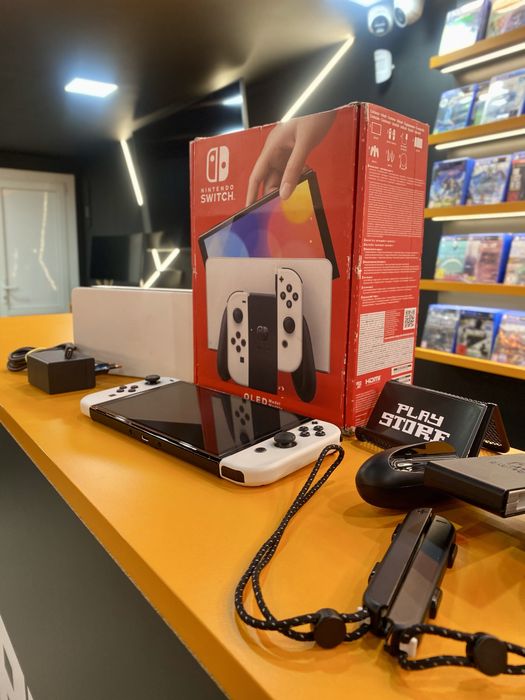 Nintendo Switch OLED з іграми у комплекті
