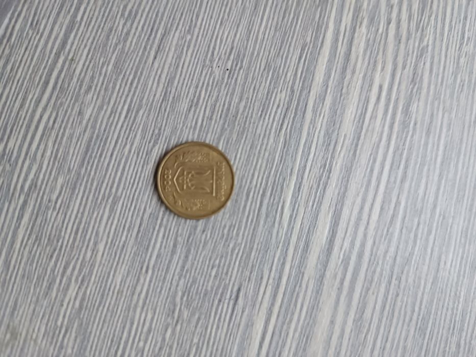 Продам 10 копеек 2004 год