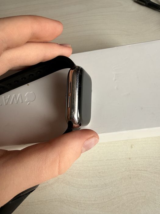 Apple Watch Series 4. Состояние аккумулятора 68%