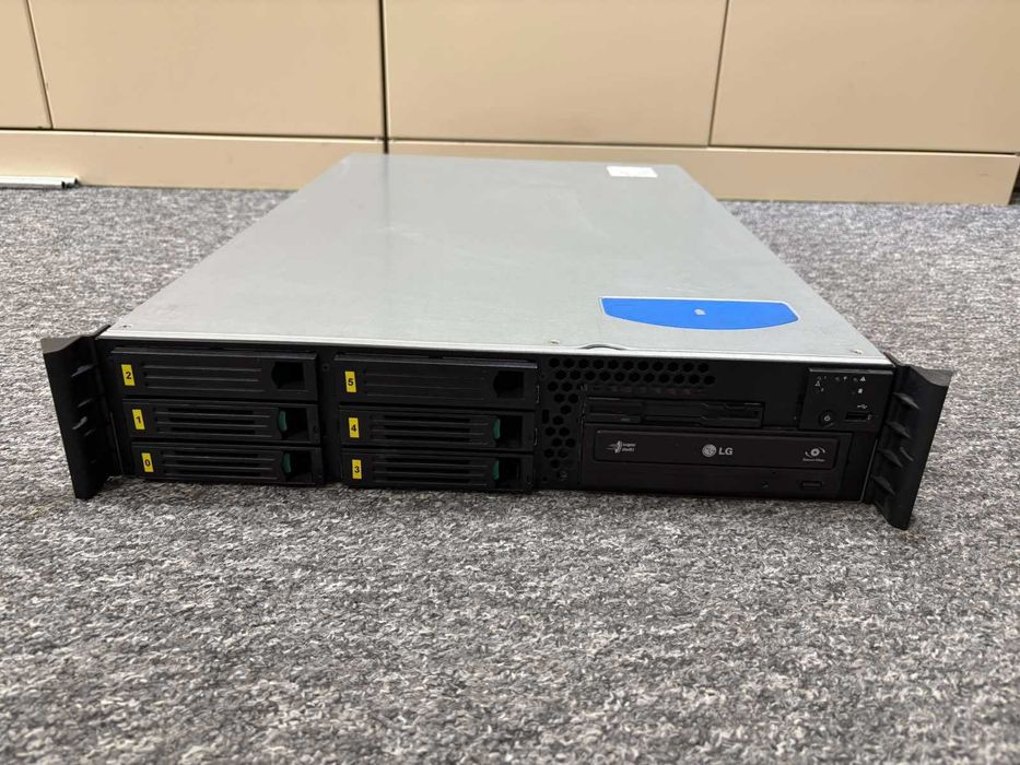 Serwer Xeon 2.0GHz 8GB RAM 6 slotów HDD RAID