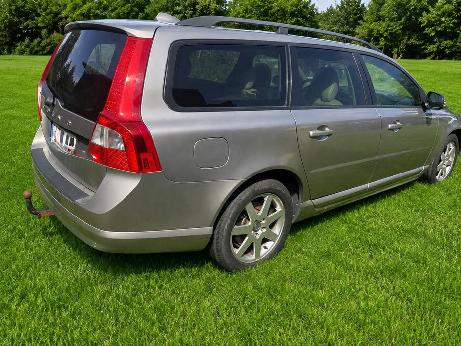 Volvo v70 2,4 diesel 2008 skora navi el klapa