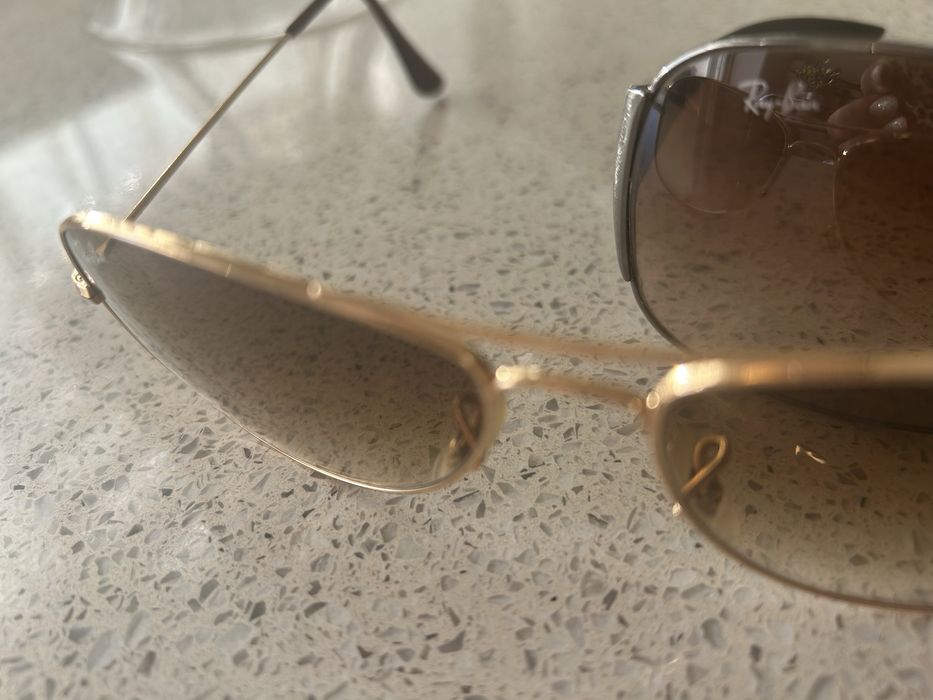 Vendo dois pares de óculos de sol Ray-Ban usados