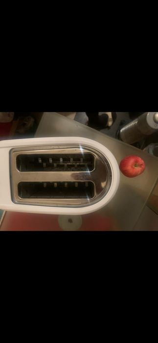 Тостер по размеру большой рабочий только сам хлеб не отстрпливает