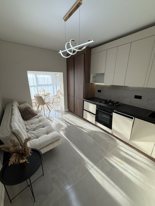 Продаж!Вишукана,дизайнерська 2к квартира біляТЦ Арсен Івано-Франківськ