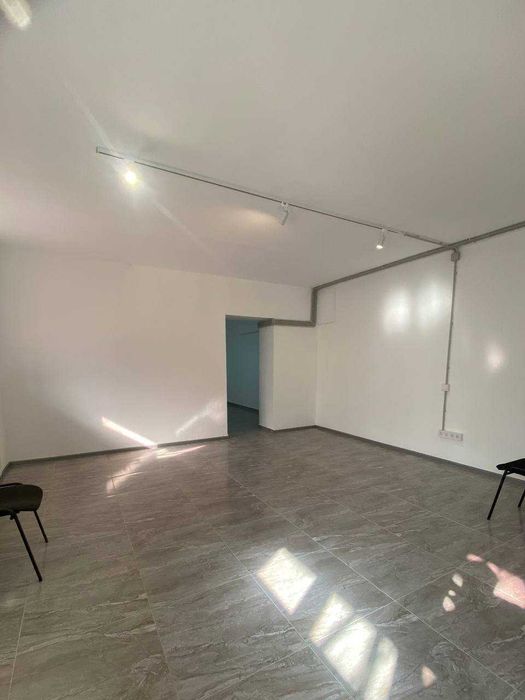 Оренда комерційного приміщення по вулиці Шухевичів