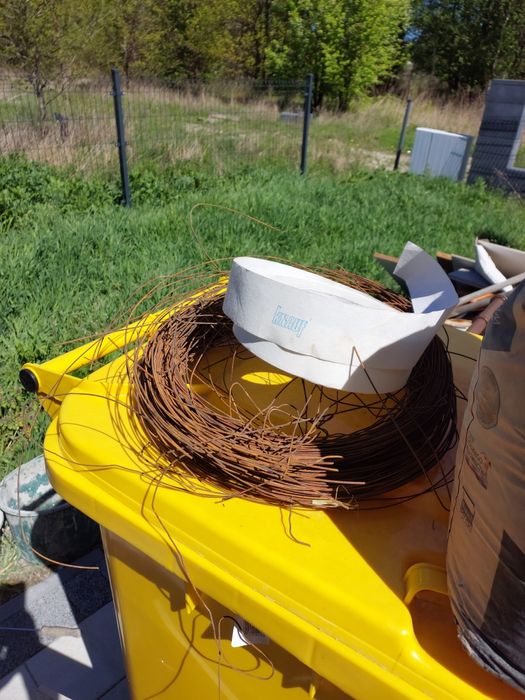 Zaprawy, taśma, pozostałosci budowlane