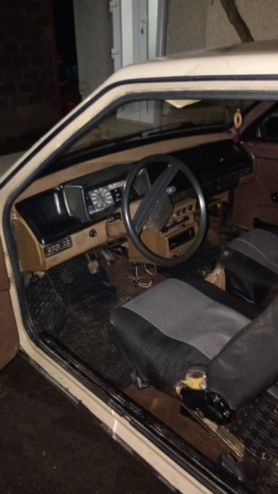 Продам ваз 2108  на ходу кожен день ціна на відачу 600 переписується з