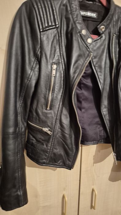 Шкіряна куртка superdry,