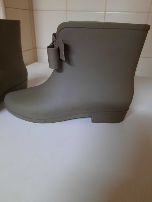 Bota tipo galocha baixa