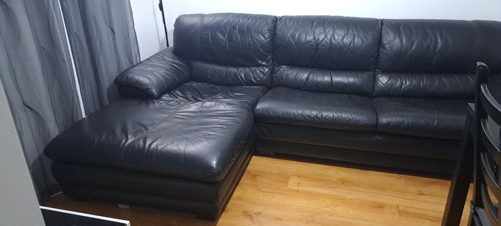 Vendo Sofá em Pele Preta