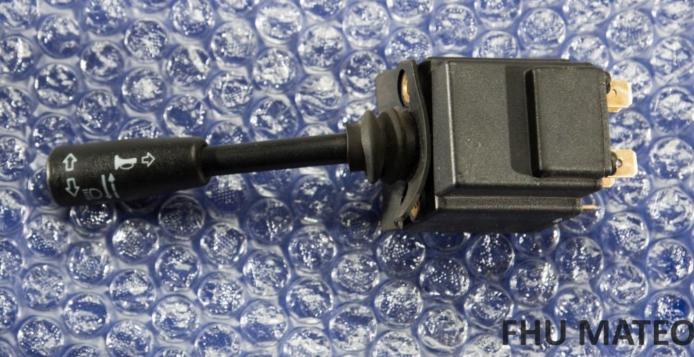 Przełącznik kierunkowskazów URSUS POLMOT 8014H 9014H 10014H